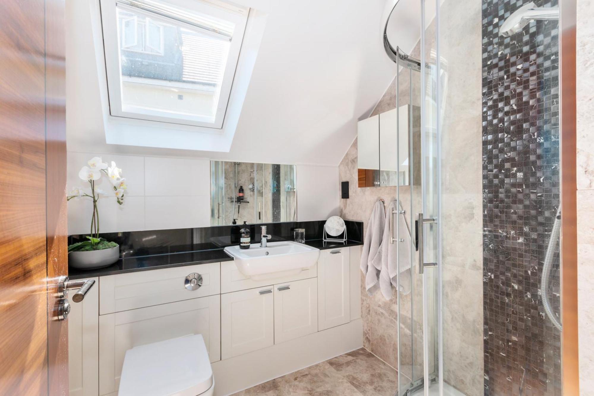 Apartamento Weybridge - 2 Bed - Parking Exterior foto